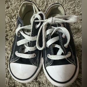 Toddler size 8 converse sneaker